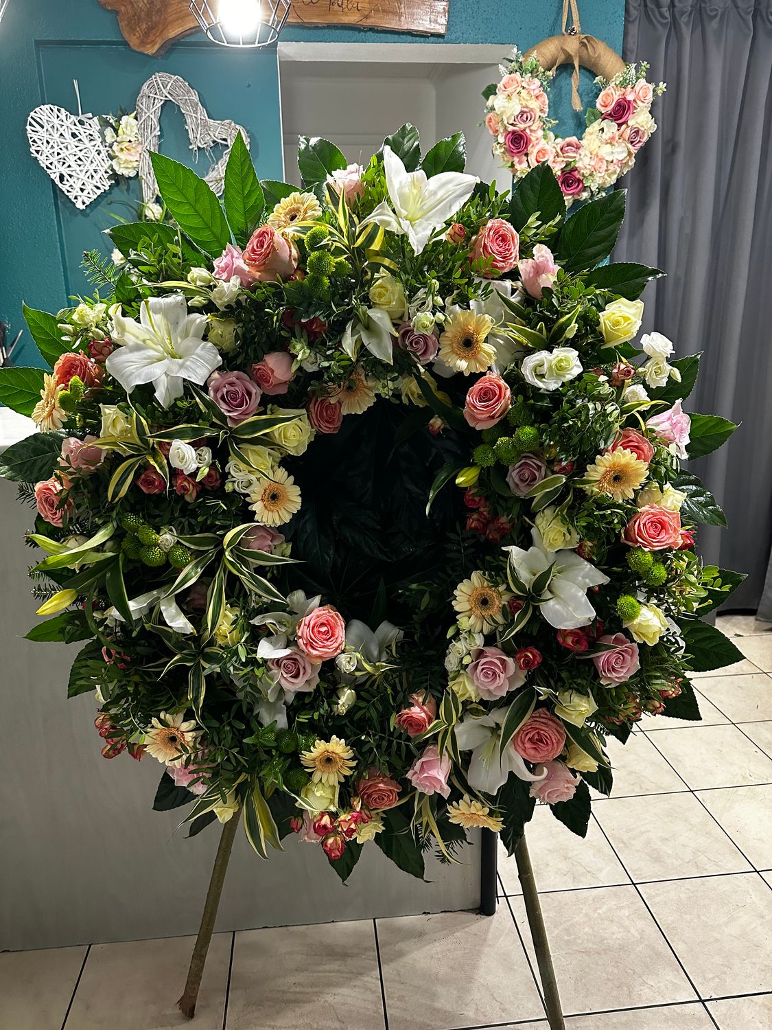 Wieniec pogrzebowy na podkładzie 8