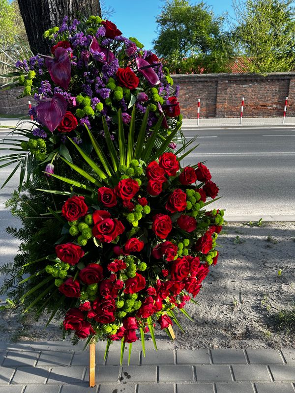 Wieniec pogrzebowy na podkładzie 15