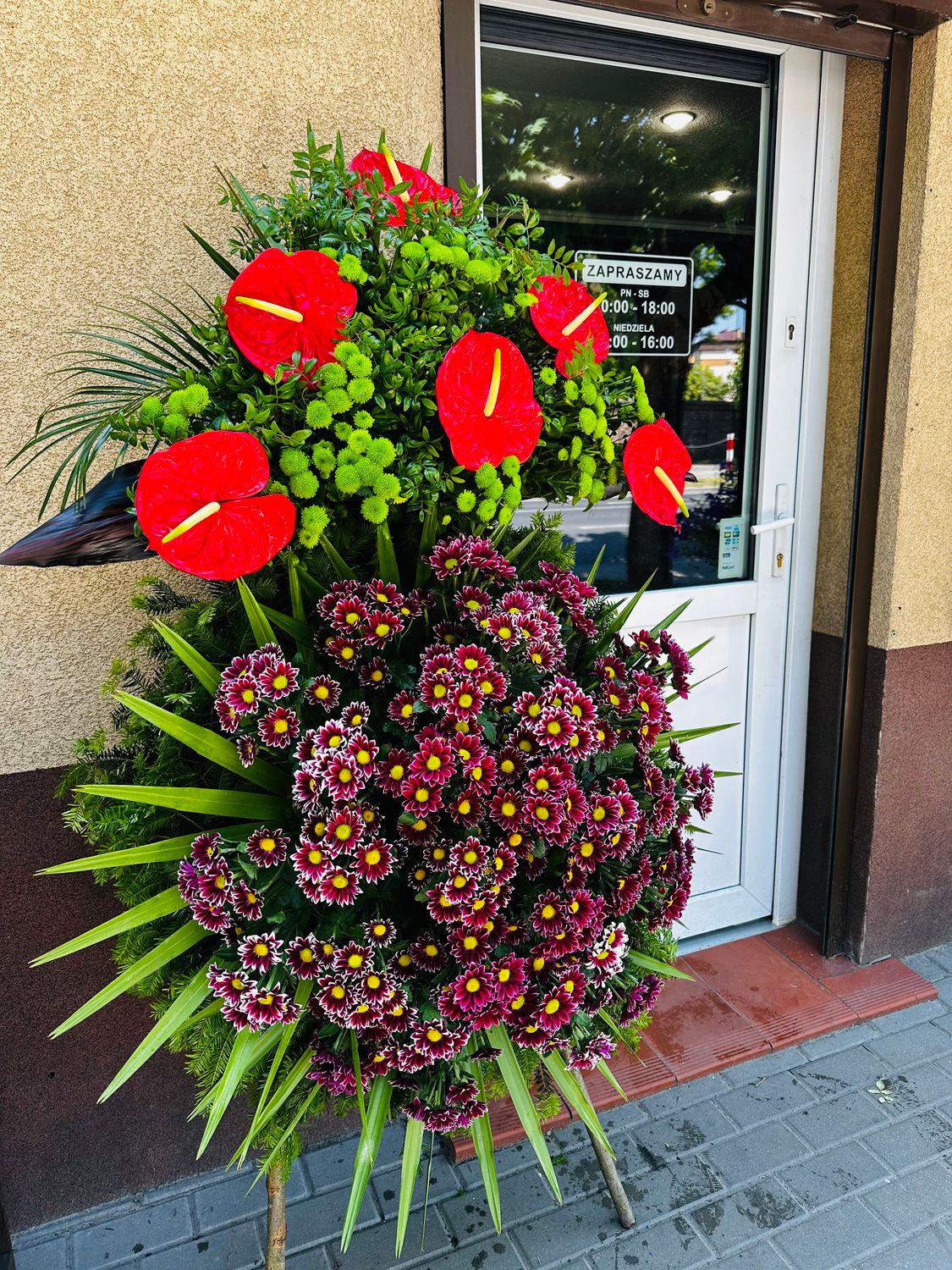 Wieniec pogrzebowy na podkładzie 19