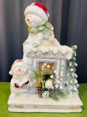 Gipsowa szopka ze światłem