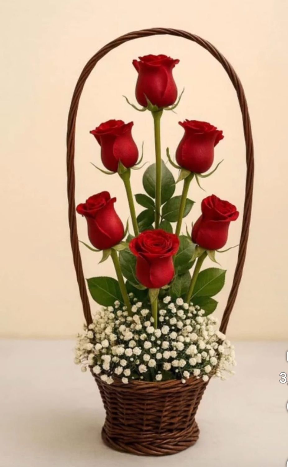 Canasta pequeña con rosas