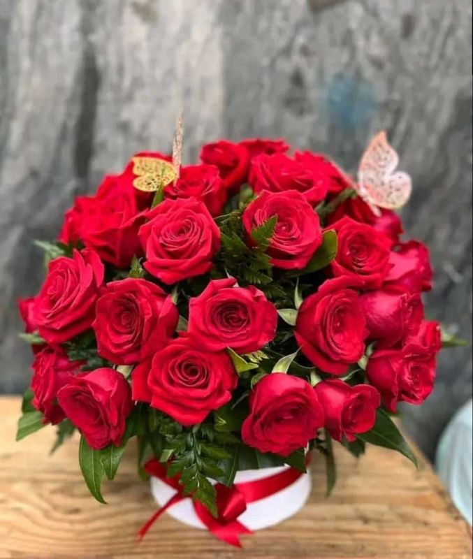 Rosas y mariposas
