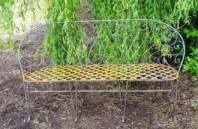 Bancs de jardin en fer forgé plein