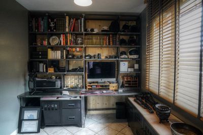 Mobilier industriel ,bibliothèques ,étagères ,bureaux, sur mesure