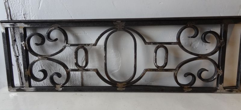 Appui de fenêtre ,garde corps ROANNE, fabriqué sur mesure, fer plein Appui de fenêtre ,garde corps ROANNE, fabriqué sur mesure, fer plein