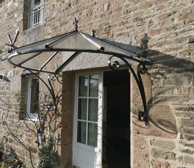 Marquise Cotentin,165 cm entre potences, fleur de lys à la ponte Marquise Cotentin,165 cm entre potences, fleur de lys à la ponte