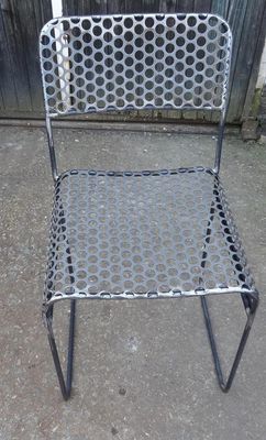 Chaise tôle perforée, design industriel