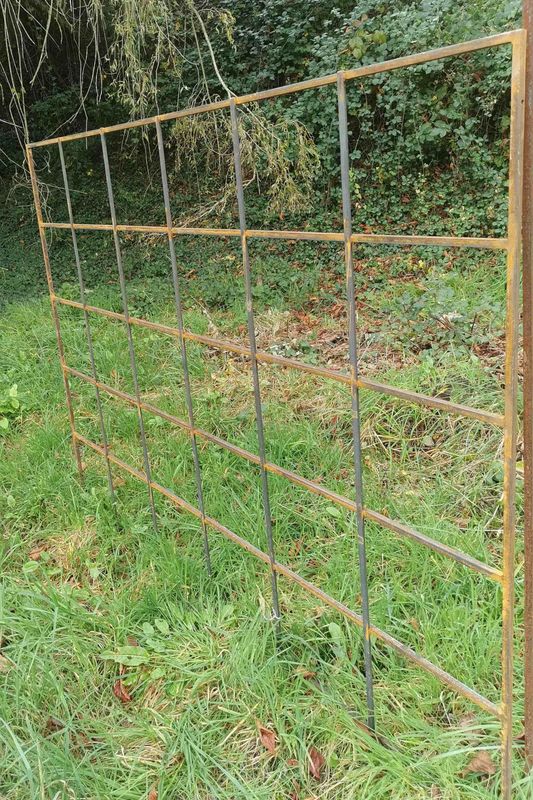 Claustra en fer de 10 x10 mm et 10x0.5 mm, idéal pour plantes grimpantes Claustra en fer de 10 x10 mm et 10x0.5 mm, idéal pour plantes grimpantes