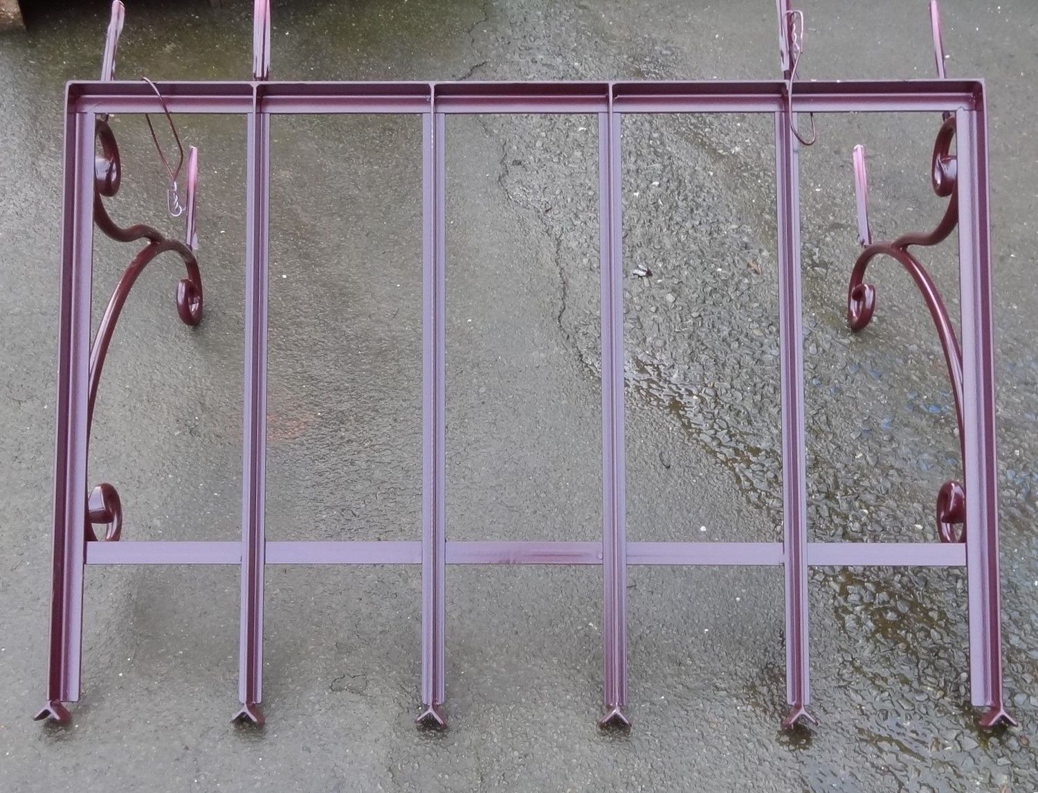 Marquise ancienne reproduite à l'identique ,potences fer rond de 20 mm Marquise ancienne reproduite à l'identique ,potences fer rond de 20 mm