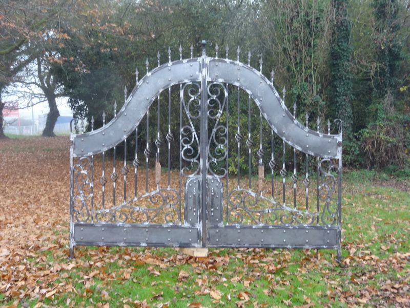 Portail château en 4 m de large Portail château en 4 m de large