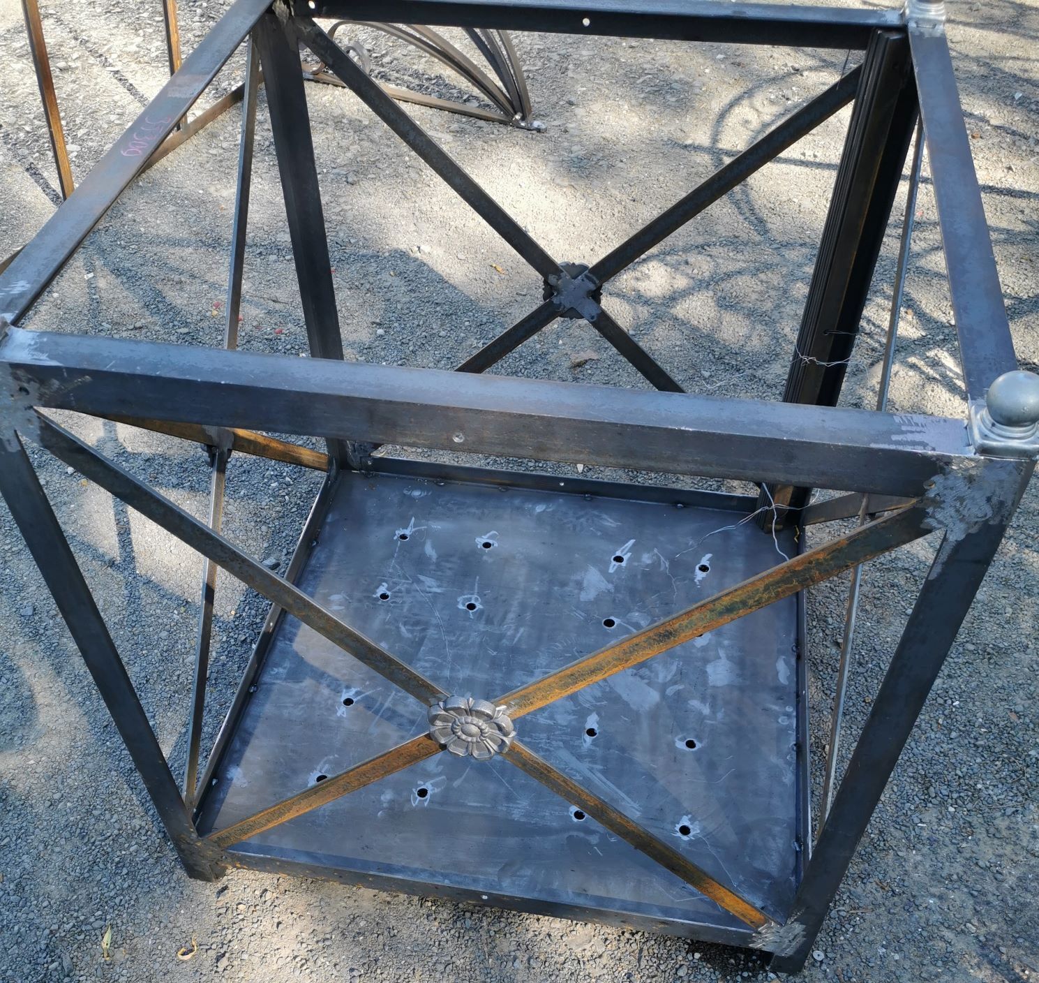 bac a citronnier, structure métallique pour cotés en bois bac a citronnier, structure métallique pour cotés en bois