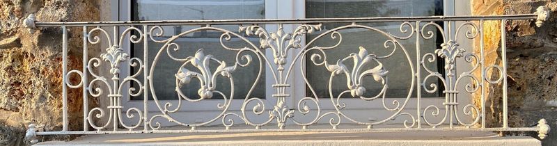 appui de fenêtre ,modèle VERSAILLES, reproduction du modèle fourni par le client appui de fenêtre ,modèle VERSAILLES, reproduction du modèle fourni par le client