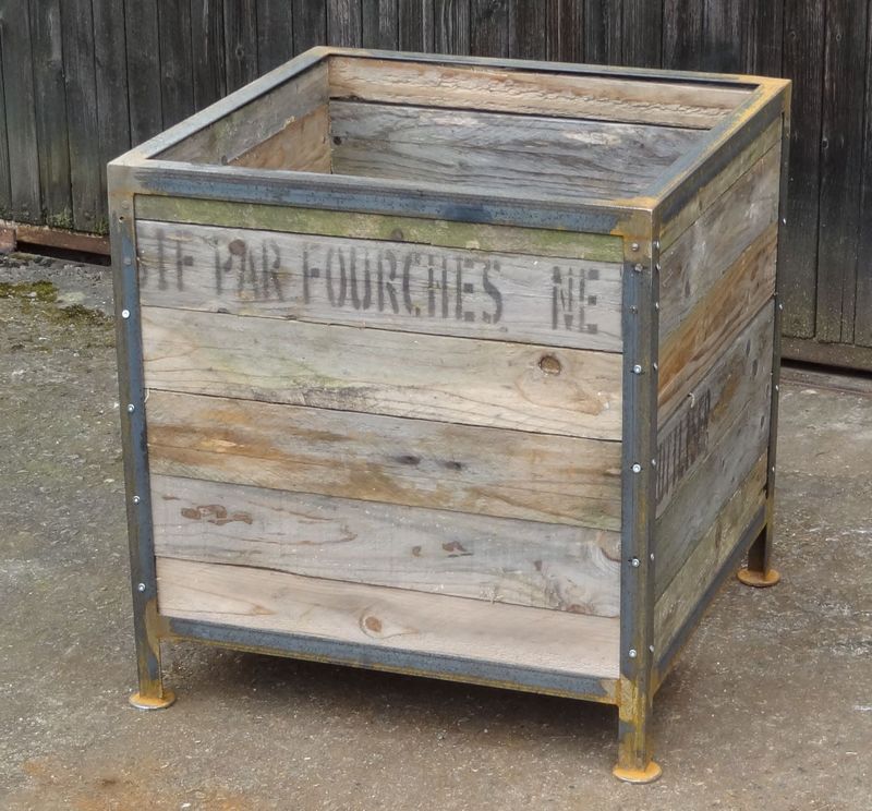 bac a oranger cornière et bois de récupération,60x60x60cm bac a oranger cornière et bois de récupération,60x60x60cm