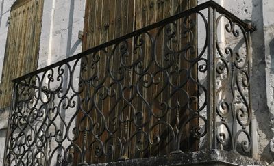 balcon ancien avec retours pour reproduction