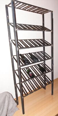 cave à vin, présentoir de bouteilles de vin sur mesure . cave à vin, présentoir de bouteilles de vin sur mesure .