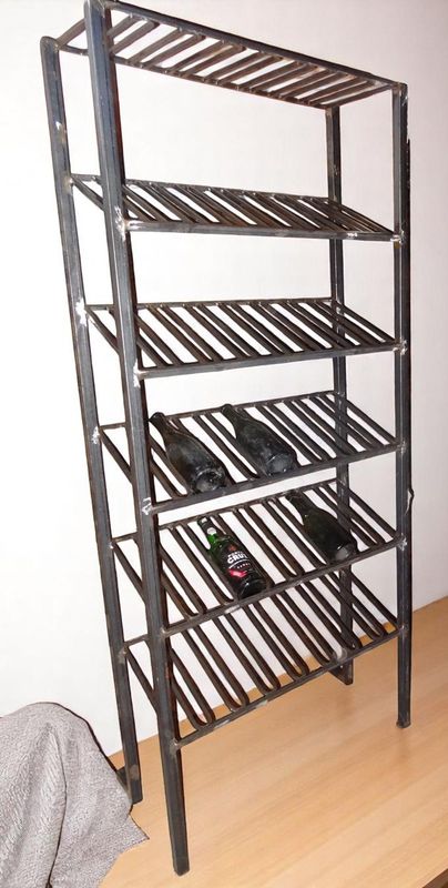 cave à vin, présentoir de bouteilles de vin sur mesure . cave à vin, présentoir de bouteilles de vin sur mesure .