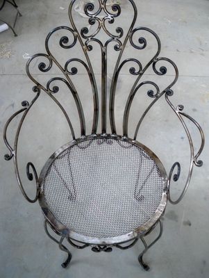 fauteuil ,reproduction d'un modèle ancien fauteuil ,reproduction d'un modèle ancien