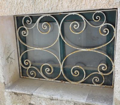 grille de défense ancienne  trouvée en Italie