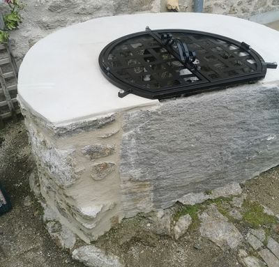 grille de puits sur mesure fer ,deux vantaux ,très résistante grille de puits sur mesure fer ,deux vantaux ,très résistante