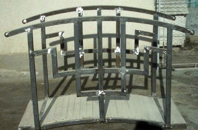 pont en fer pour décor japonais ou pour le jardin