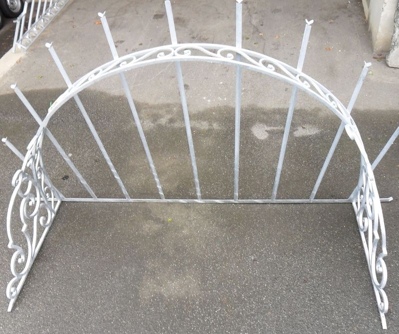 marquise ronde a toit vitré plat ,sur mesure marquise ronde a toit vitré plat ,sur mesure