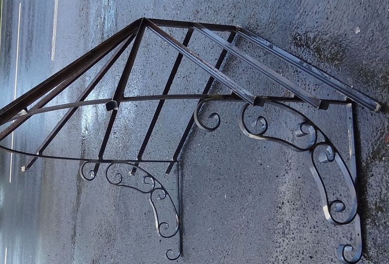 marquise en fer forgé pays de Loire modèle fin XIXème ,,sur mesure