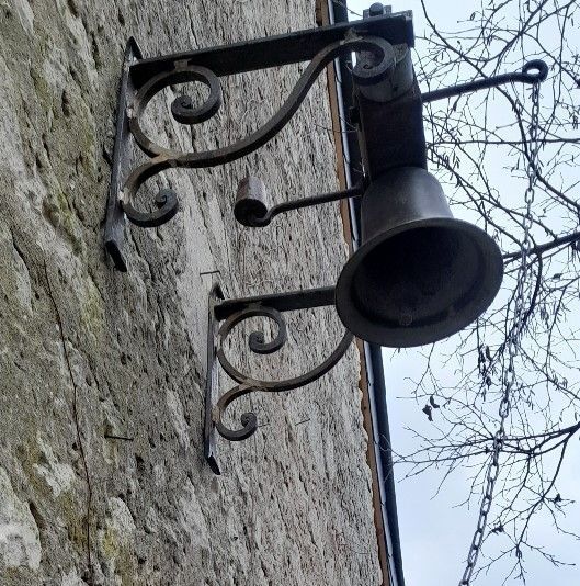 potence pouvant supporter une lanterne, des pots de fleurs, potence pouvant supporter une lanterne, des pots de fleurs,