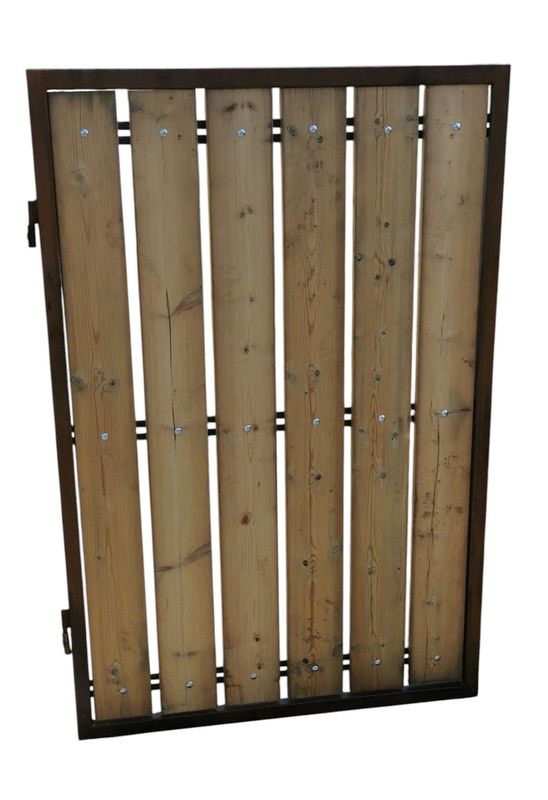 portillon, cadre en tube de 4x4 cm ,pour bardage en bois