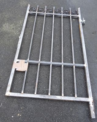 portillon réalisé sur mesure pour un client proche de la mer