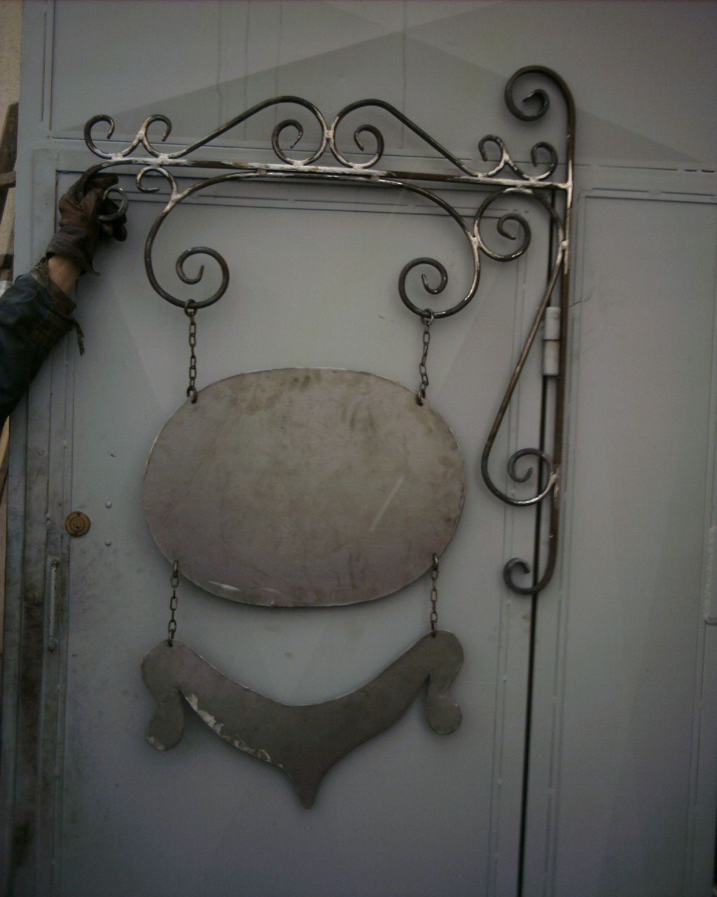 potence et enseigne de magasin en tôle potence et enseigne de magasin en tôle