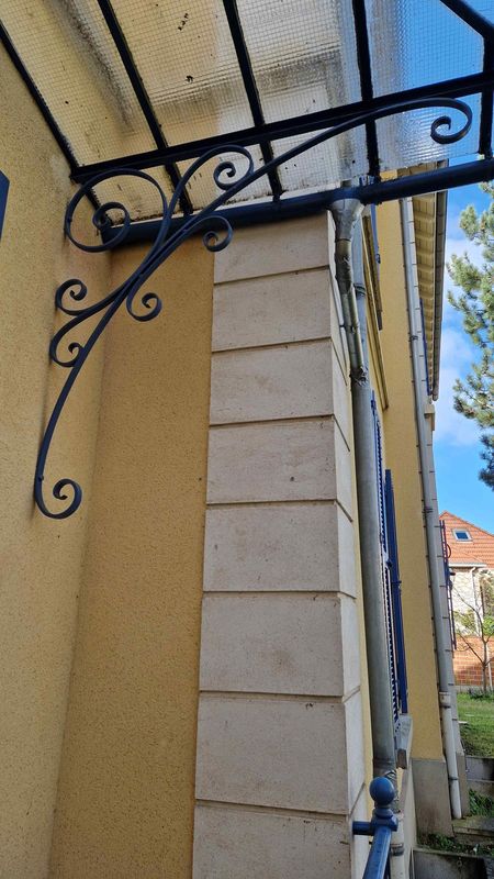 potences fabriquées sur mesure pour une marquise ancienne