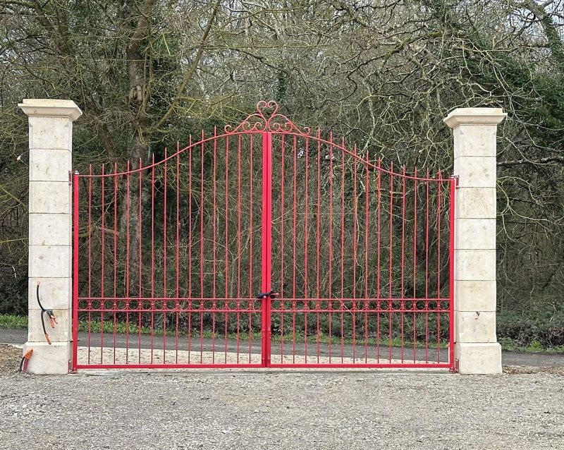 portail fabriqué sur mesure ,2 vantaux de 200 cm portail fabriqué sur mesure ,2 vantaux de 200 cm