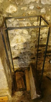 range bûches en fer de 10x10 mm sur mesure range bûches en fer de 10x10 mm sur mesure