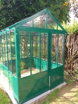 serre sur mesure en cornière de 4 x4 cm