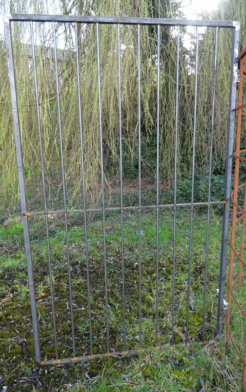 portillon ,grille de défense en tube 190x100 cm