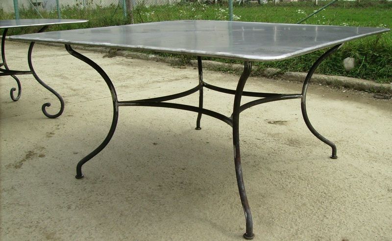 table en fer plein de 20 mm et autres modèles sur demande table en fer plein de 20 mm et autres modèles sur demande