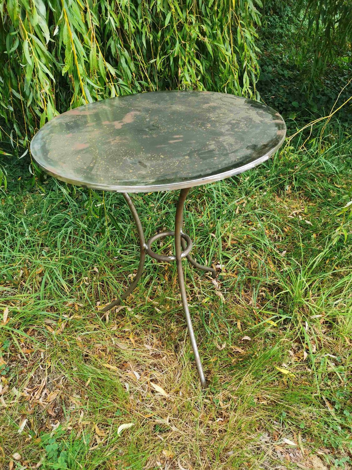 table de café en tôle ,70cm de diamètre table de café en tôle ,70cm de diamètre