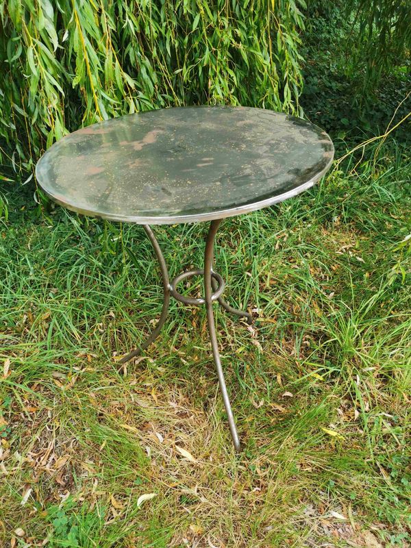 table de café en tôle ,70cm de diamètre table de café en tôle ,70cm de diamètre