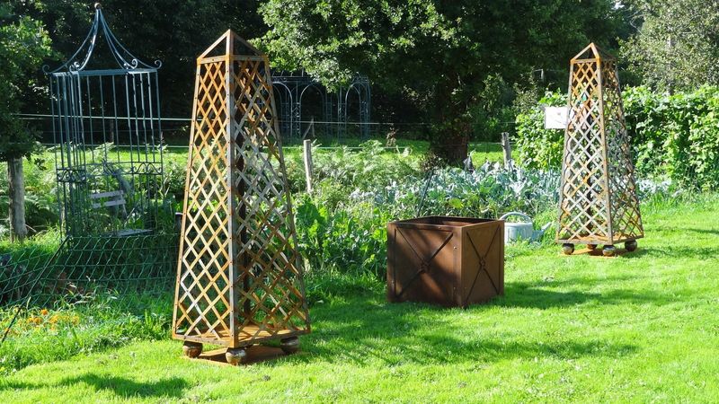 topiaires en fer,sur mesures, pour votre parc, topiaires en fer,sur mesures, pour votre parc,