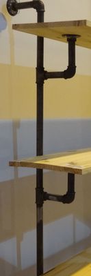 étagères réalisées avec du matériel de plomberie étagères réalisées avec du matériel de plomberie