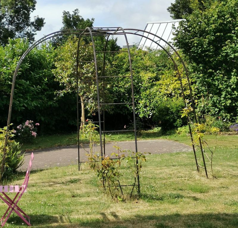 arche croisée de 250 cm de haut et 250 cm de large ,tube de 20 mm arche croisée de 250 cm de haut et 250 cm de large ,tube de 20 mm