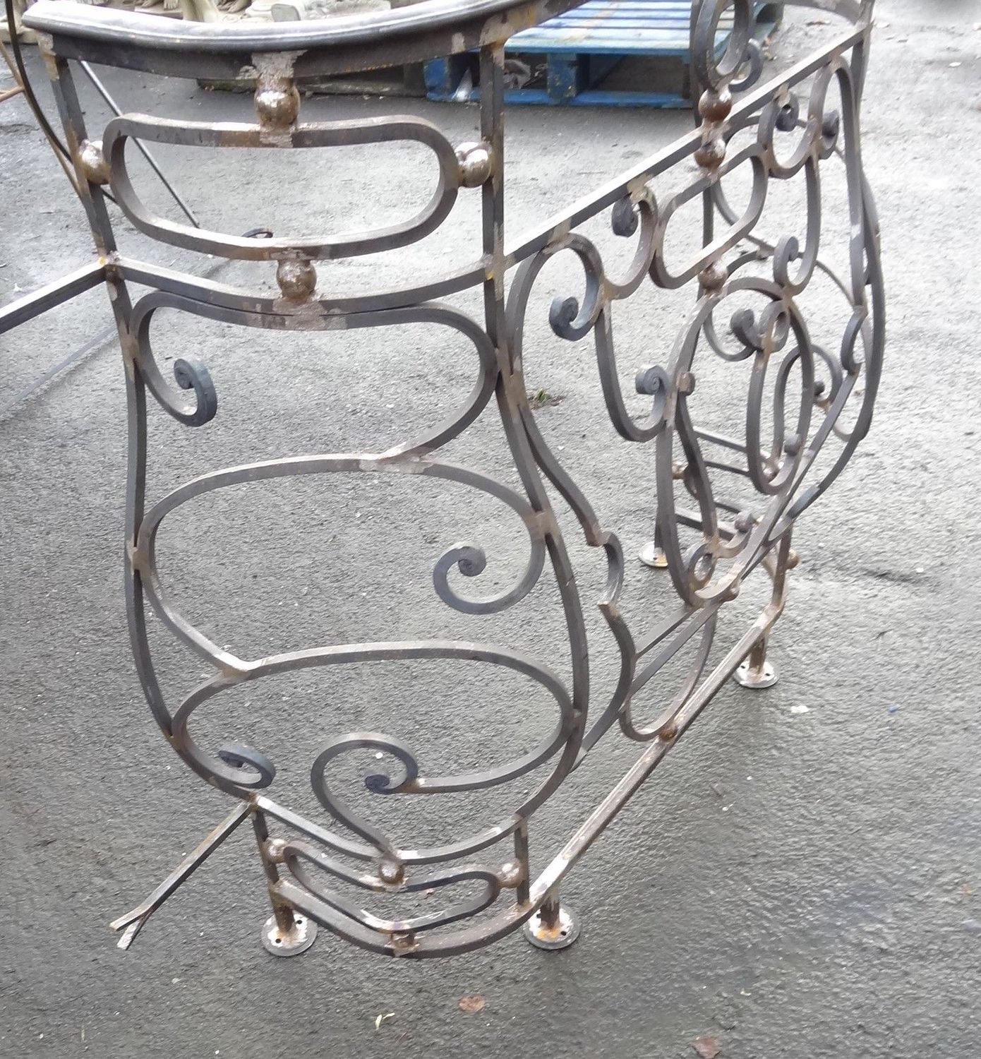 Balcon ,modèle Rillé avec initiales ,170cm de long +2 retours de 60 cm