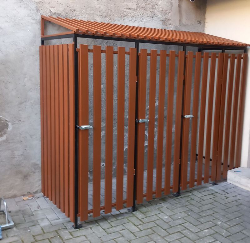 local pour poubelles