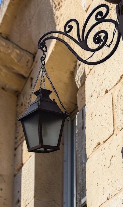 lanterne avec sa potence en fer rond de 16 mm