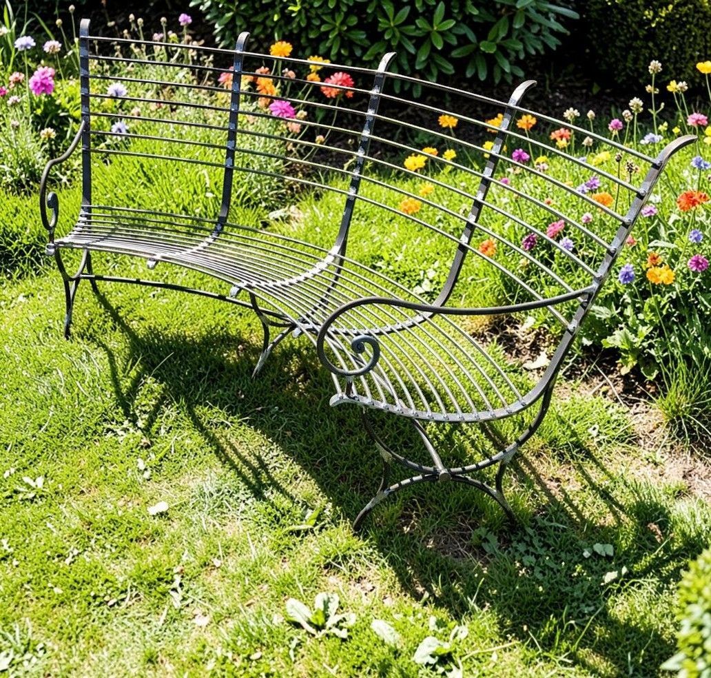 Banc de jardin cintré ,très confortable
