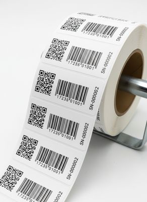 Etykiety personalizowane ze zmiennymi danymi – druk etykiet na rolce