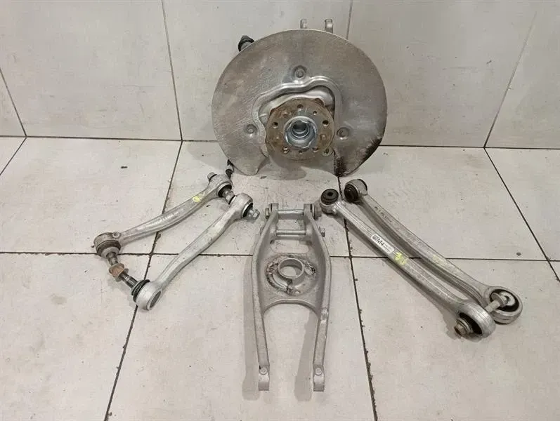 BMW 4 M4 G82 G22 Left Rear Hub 8095657 Wheel Bearing Housing Rear Left