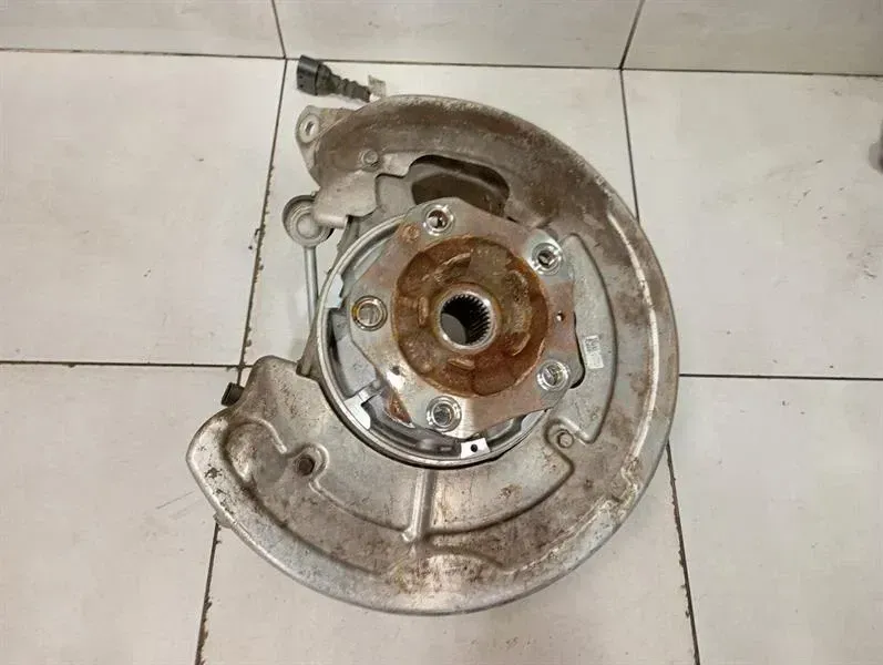 Porsche 911 992 Right Rear Hub 992505436C Wheel Bearing Housing Rear Right