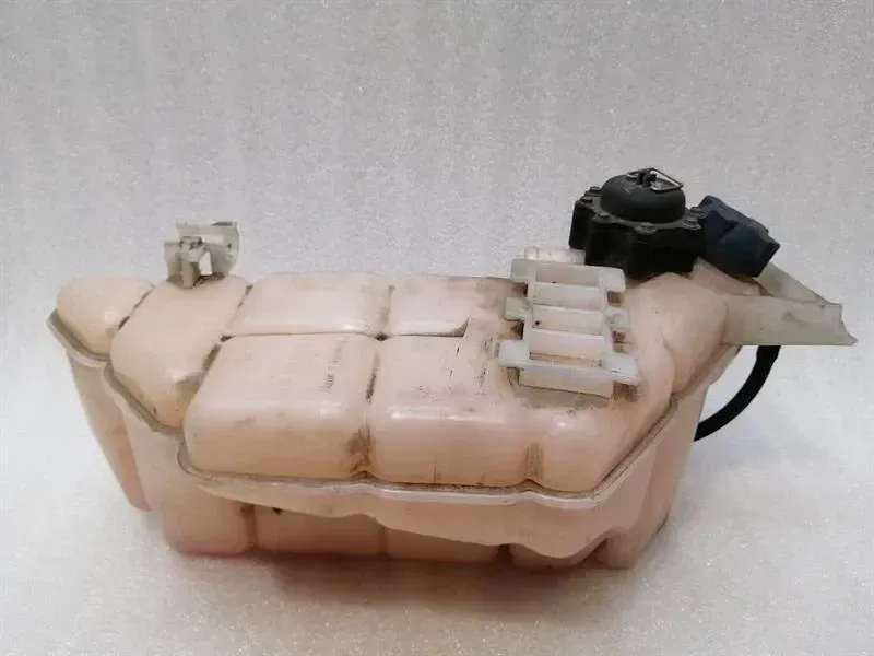 Porsche 911 997 expansion tank 99610605703 expansion tank cooling water