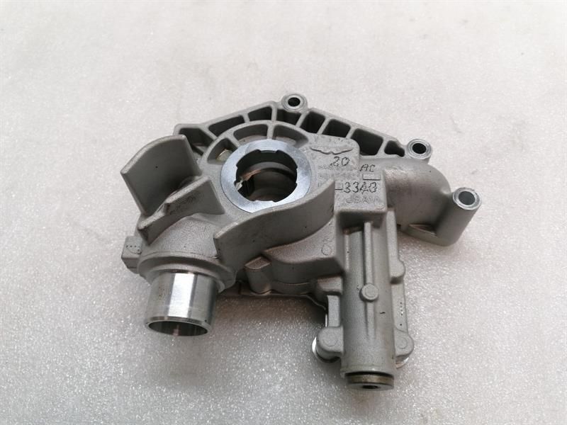 Aston Martin Vantage V12 oil pump 8G43-6621 oil pump oil additive pump
